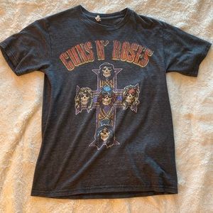 Gray Guns N’ Roses tee
